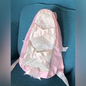 1993 Confetti Bag Bazaar Ltd pink shoe-shaped ballet slipper-shaped bag backpack